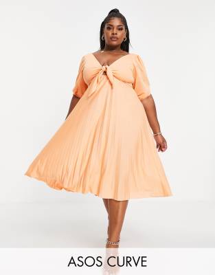 Vestido skater midi color coral plisado con parte delantera anudada y mangas abullonadas de ASOS DESIGN Curve
