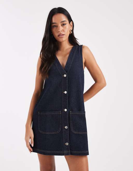 Vestido vaquero azul añil estilo pichi de Miss Selfridge, 4 de 4