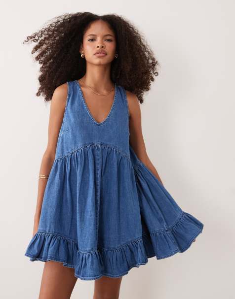 Vestido vaquero azul medio claro escalonado de corte amplio con cuello de pico de ASOS DESIGN - view 1