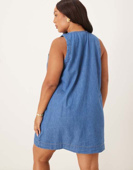 Vestido vaquero azul medio de corte recto con cuello de pico de ASOS DESIGN Curve, 3 de 4