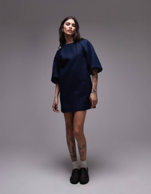 Vestido vaquero corto azul añil efecto crudo de corte recto con mangas globo de Topshop
