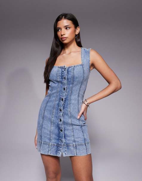 Vestido vaquero corto azul con lavado claro y botones delanteros de Good American - view 1