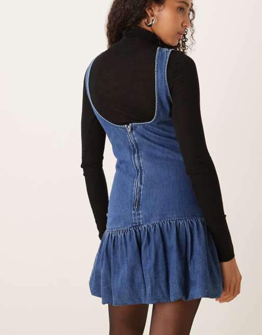 Vestido vaquero corto azul medio con bajo abullonado de ASOS DESIGN, 2 de 4