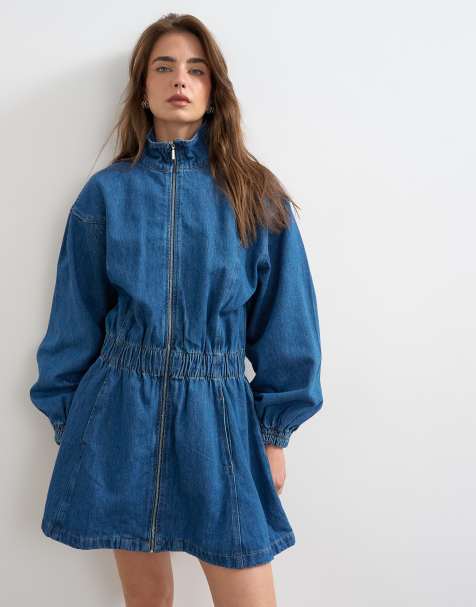 Vestido vaquero corto azul medio con cuello ancho de Topshop - view 1