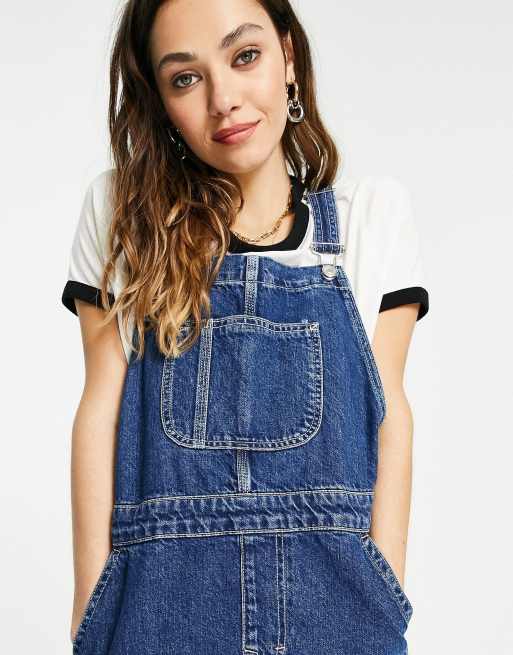 Vestido vaquero corto azul medio estilo carpintero de Topshop, 3 de 4