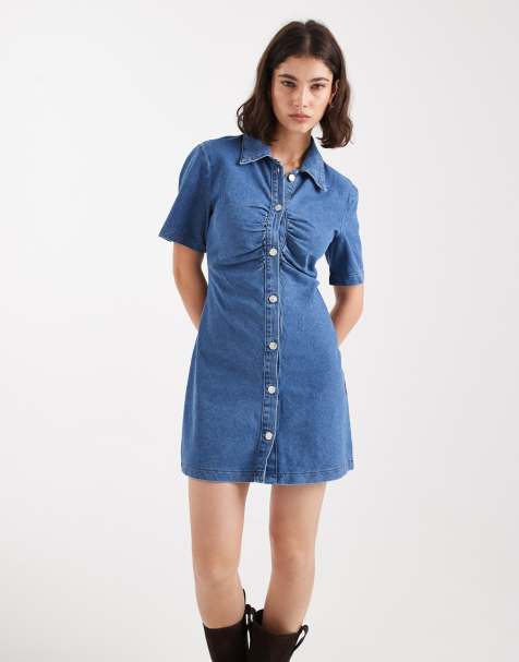 Vestido vaquero corto azul medio fruncido en la parte delantera de ASOS DESIGN - view 1