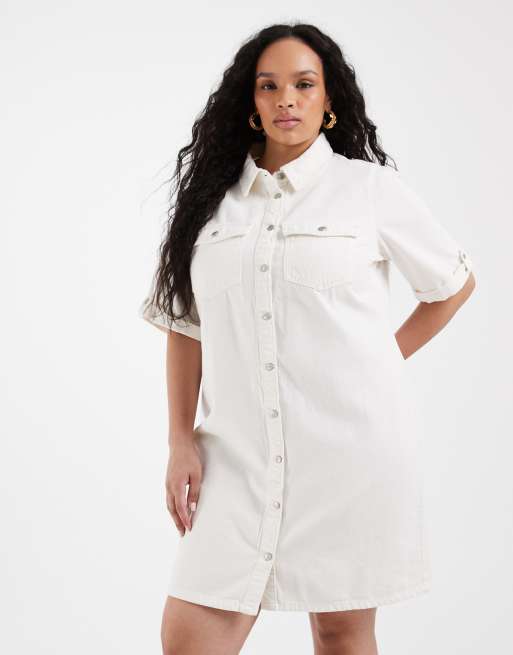 Vestido vaquero corto color crema de manga corta con botones delanteros de Vero Moda Curve