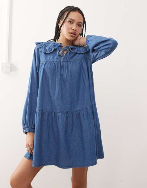 Vestido vaquero corto de corte amplio extragrande con cuello babero y lavado azul medio de Reclaimed Vintage - view 1