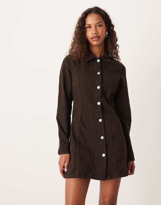 Vestido vaquero corto marrón chocolate de manga larga y corte evasé de ASOS DESIGN, 3 de 4