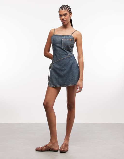 Vestido vaquero cruzado con lavado medio de COLLUSION, 2 de 4