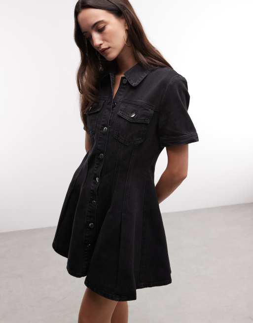Vestido vaquero negro plisado en la parte delantera de River Island , 2 de 4