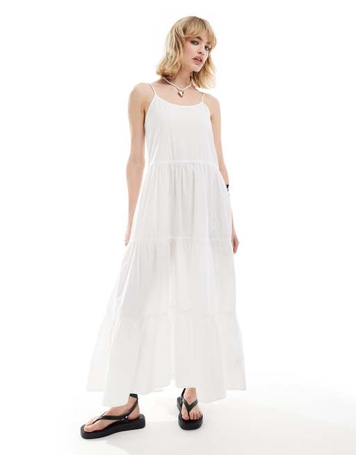 Vestido veraniego largo blanco escalonado con espalda escotada con diseño de tiras de Monki