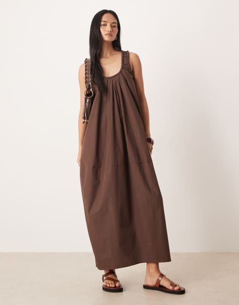 Vestido veraniego largo marrón chocolate con cuello ancho fruncido de popelina de ASOS DESIGN - view 1
