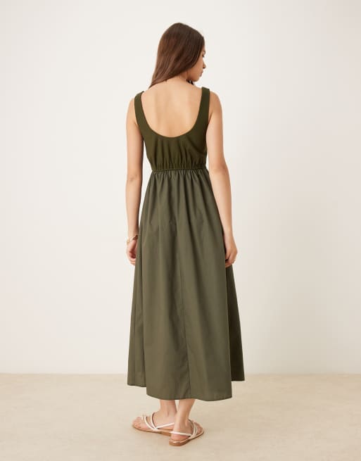 Vestido veraniego midi caqui con pecho fruncido de mezcla de algodón de ASOS DESIGN, 3 de 4