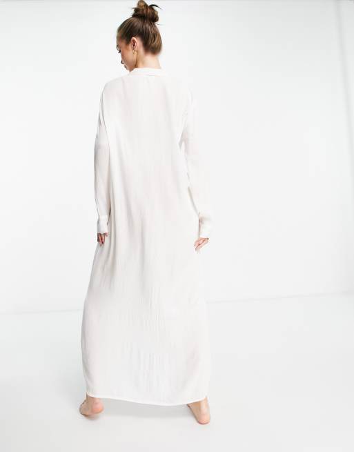 Vestido veraniego playero largo blanco de estilo camisero exclusivo de Esmée , 2 de 4