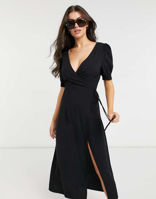 Vestido veraniego playero negro cruzado exclusivo de Fashion Union 
