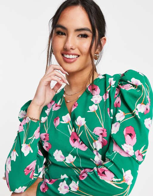 Vestido verde cruzado con mangas farol de Girl In Mind, 2 de 4