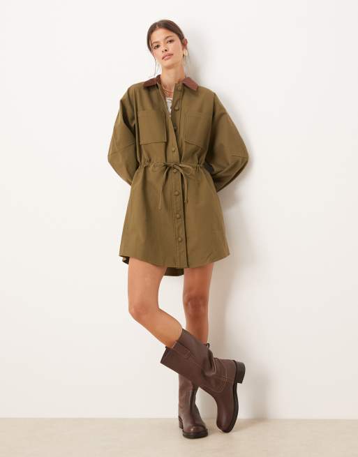 Vestido verde oliva estilo campero con cintura entallada de sarga gruesa de ASOS DESIGN