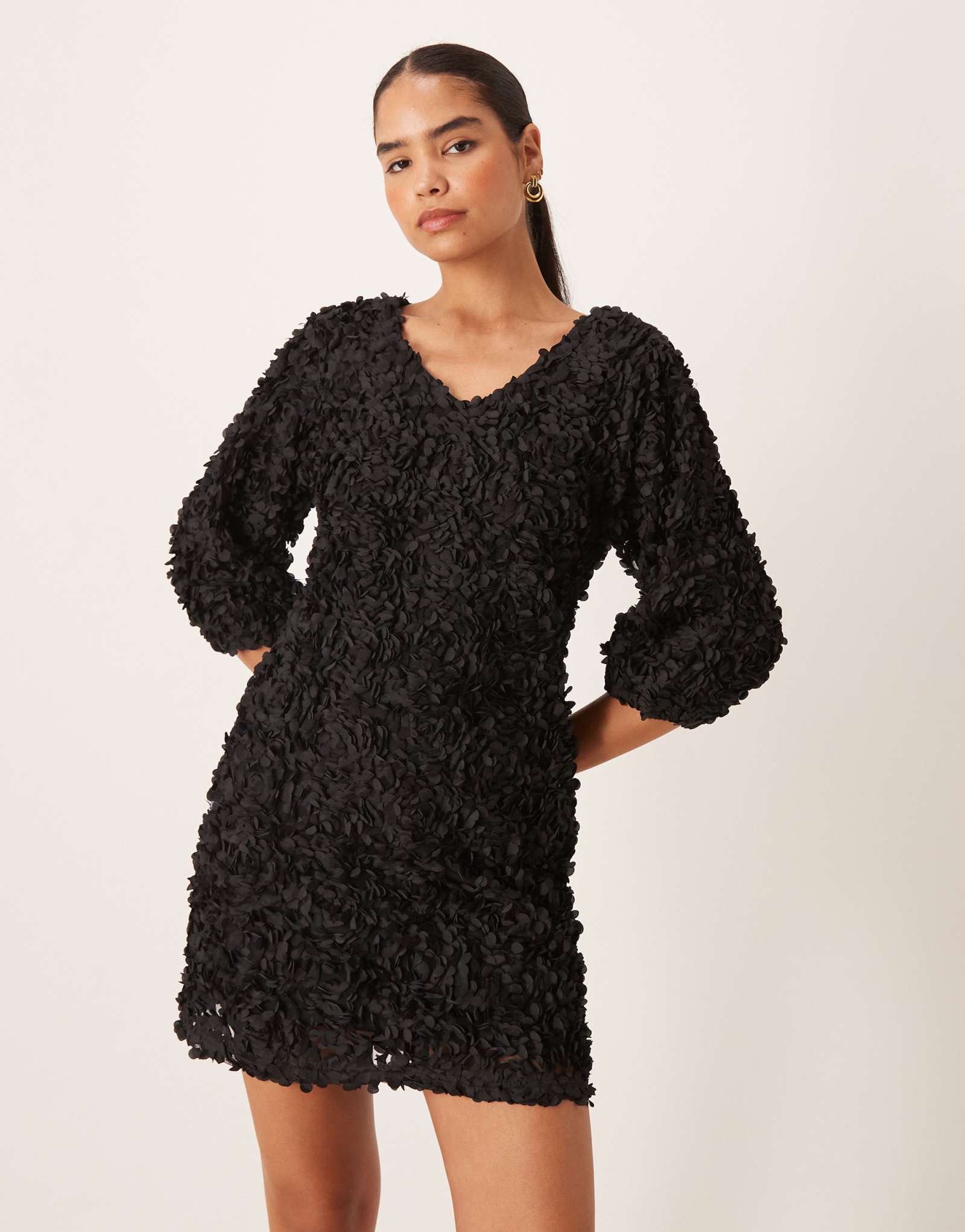 Мини-платье с 3D-цветочной аппликацией VILA черного цвета