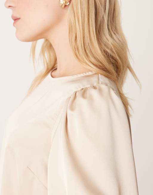 Vila – Beige topp i satin med korta ärmar, 2 av 4