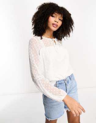 Vila - Blouse avec manches en plumetis - Blanc
