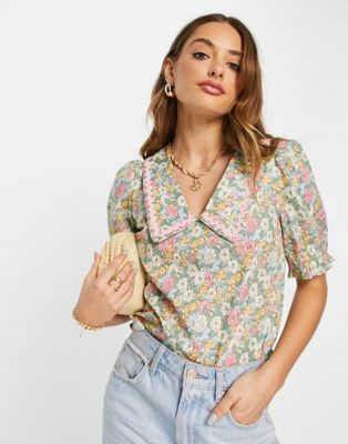 Vila blouse in pastel floral with pink squiggle collar detail