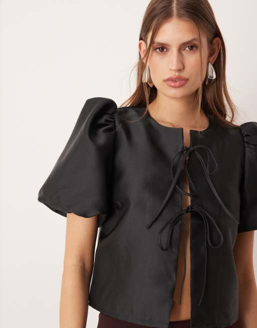 VILA - Blusa allacciata sul davanti nera con maniche voluminose, 4 di 4