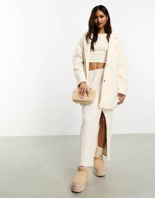 Vila borg teddy coat in cream-White