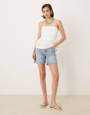 Vila - Boyfriend Fit Jeansshorts in Hellblau mit hohem Bund und Abnutzungsdetails