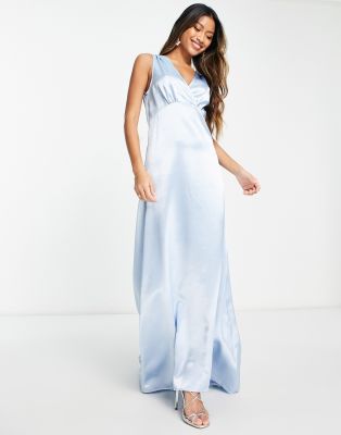 Vila - Bridesmaid - Maxikleid aus Satin in Pastellblau mit V-Ausschnitt und Schleppe