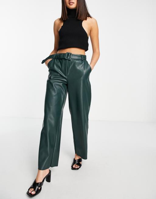 Vila - Broek met leerlook, wijde pijpen en riem in groen