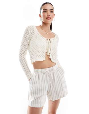 Vila - Cardigan color crema all'uncinetto elasticizzato con allacciatura frontale