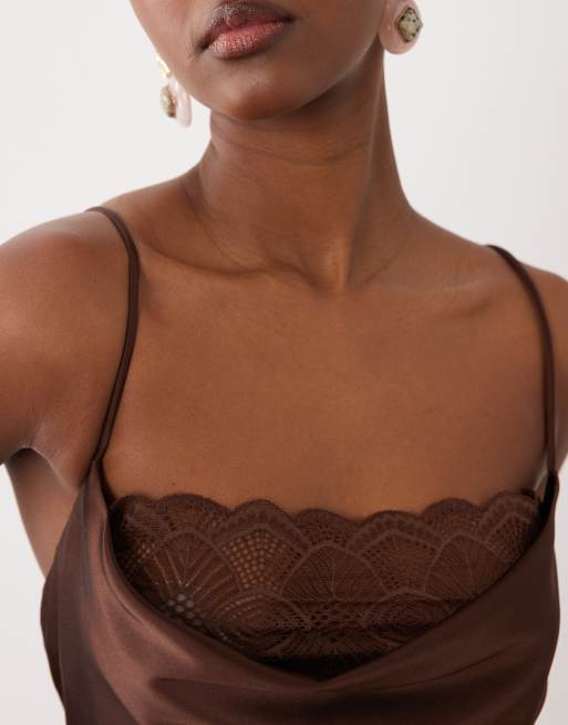Vila - Chokoladebrun cami-maxikjole i satin med blondepanel og vandfaldsudskæring, 3 af 4