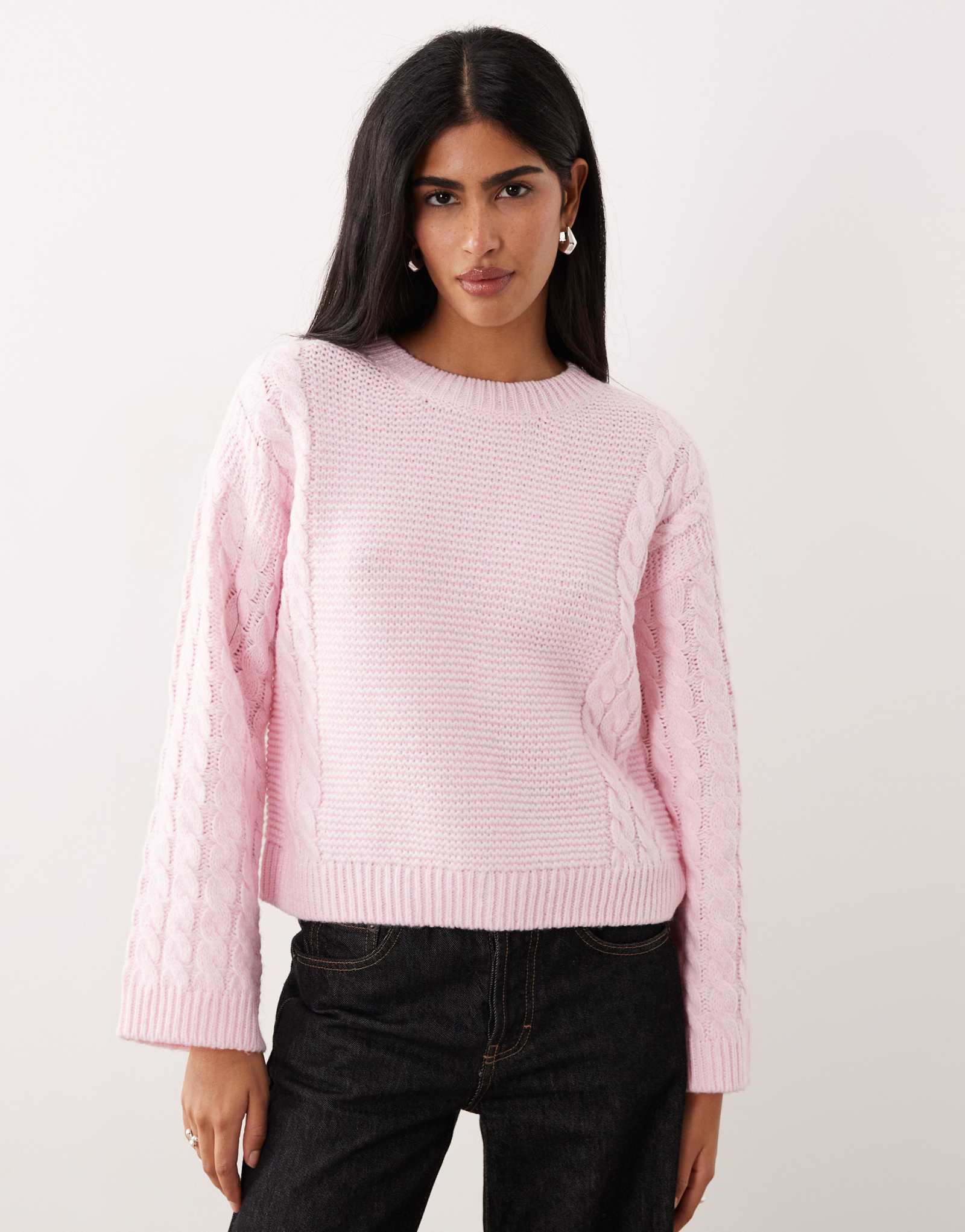 Вязаный свитер Vila из плотного трикотажа светло-розового цвета