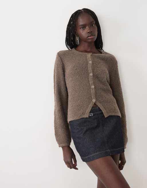 Vila chunky strikket cardigan med knapdetalje i lysebrun boucle, 2 af 4