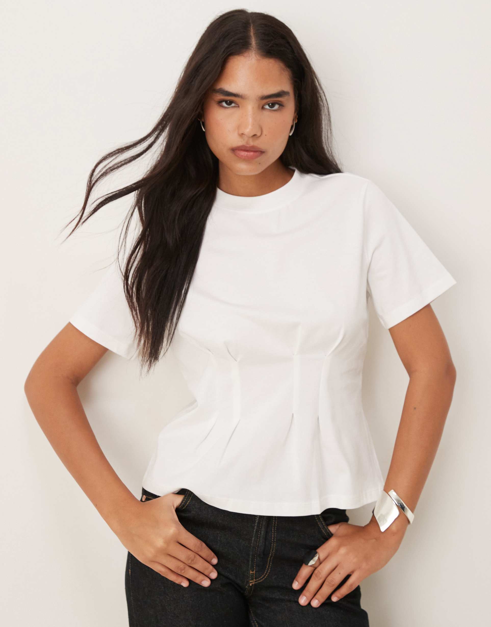 vila cinched waist structured t-shirt in white