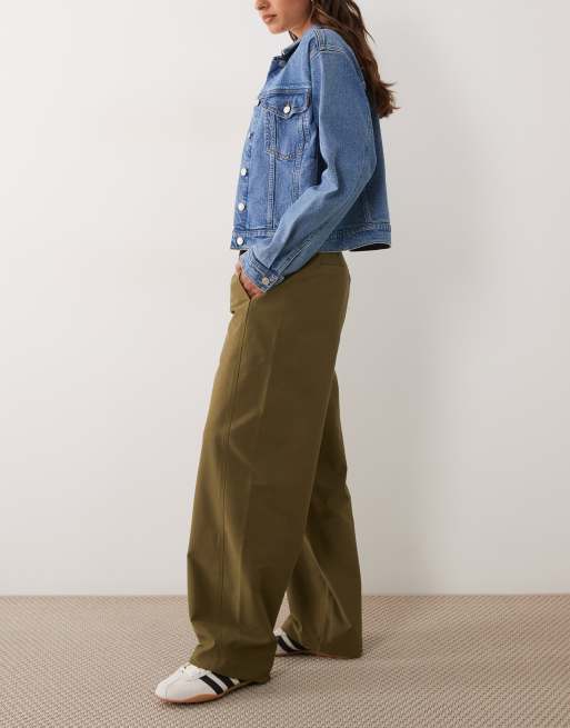 Vila clean barrel leg tailored trousers in olive green, 3 of 5