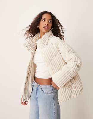 Vila Cloud Padded Short Jacket In White