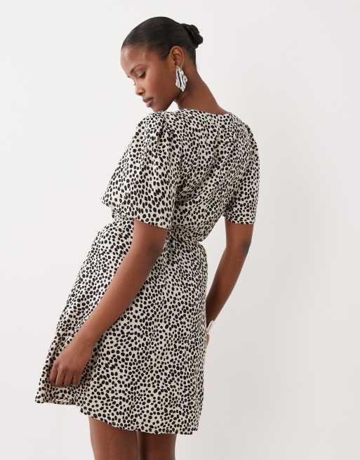 Vila - Cremehvid og sort minikjole med bindebånd i taljen og polkaprikker, 4 af 4