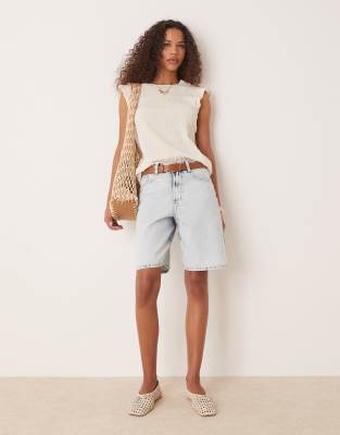 Vila Crinkle Shirred Detail Top With Ruffle Sleeve Detail In White