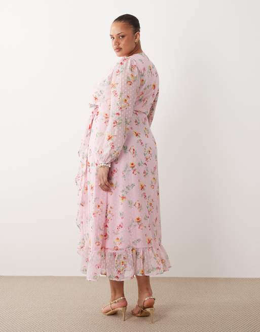 VILA Curve – Maxi-Wickelkleid aus Dobby-Stoff in Kirschblütenrosa mit Rüschen und Blumenmuster, 4 von 4