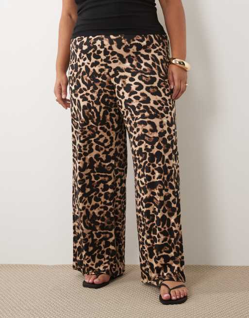 Vila Curve pantalones de pierna ancha con estampado de leopardo, 3 de 5