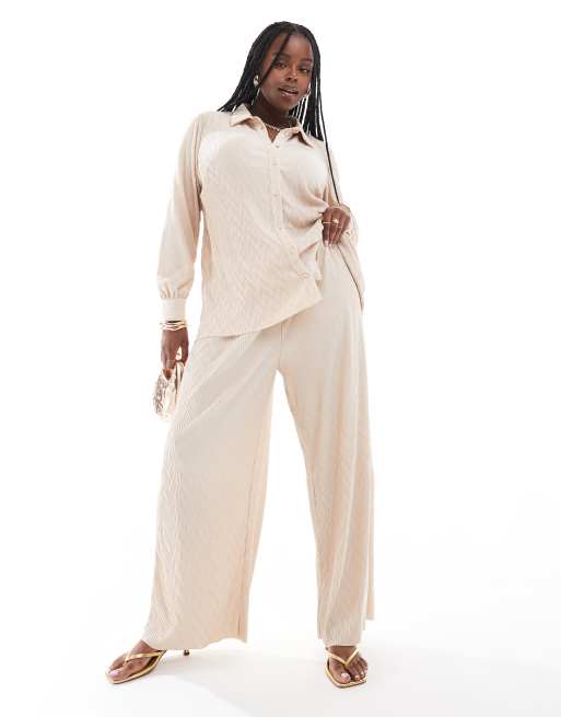 Vila - Curve - Plissé broek met wijde pijpen in crème, deel van co-ord set