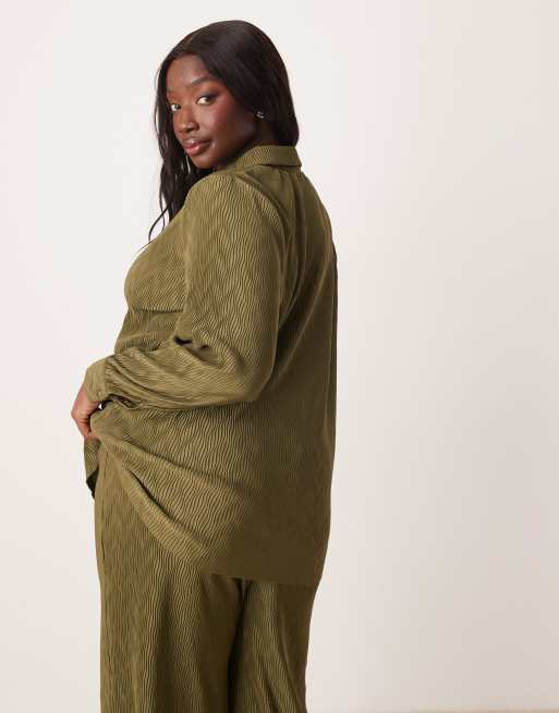 Vila Curve plisse shirt co-ord in dark olive, 3 of 4