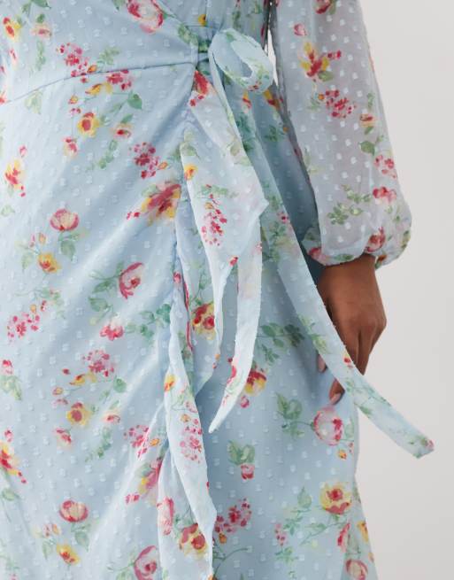 VILA Curve - Robe portefeuille longue en plumetis avec volants et imprimé fleurs - Bleu clair, 2 de 4