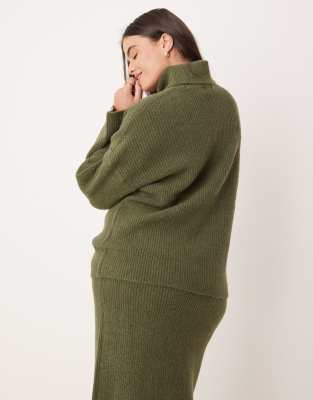 Vila Curve Turtleneck Knit Sweater In Green