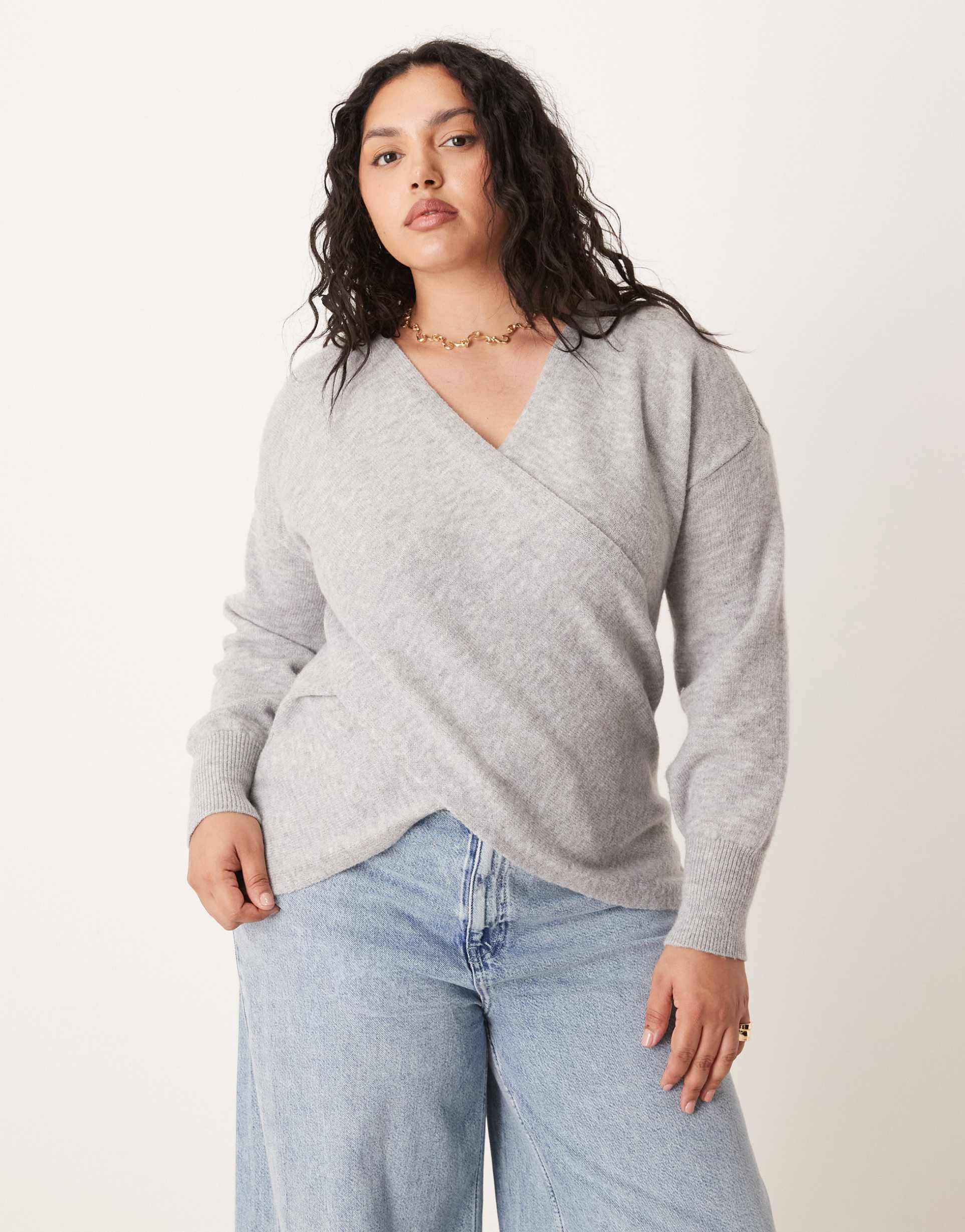 vila curve wrap detail knit sweater in gray