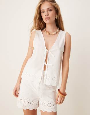 Vila Cutwork Embroidered Poplin Shorts