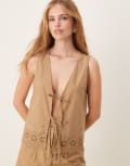 [Vila] Vila cutwork embroidered poplin tie front singlet in tobacco-White 42 Tigers eye
