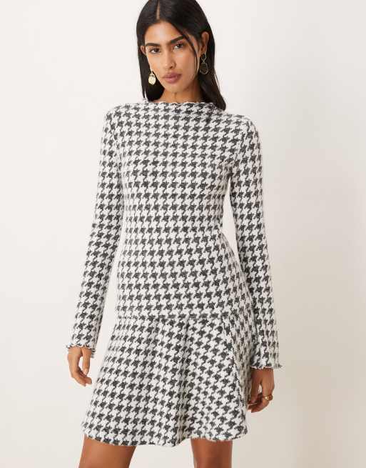 Vila dogstooth knitted mini skirt co-ord in black and white, 2 of 5